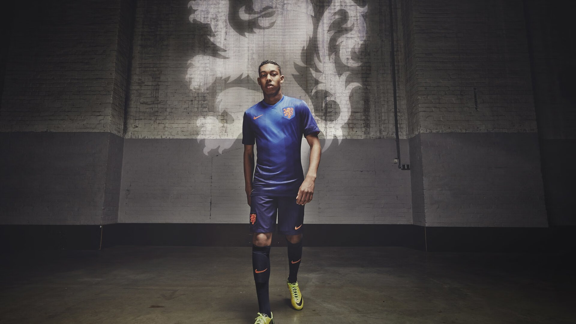 国足球员参与公益活动展现担当,足球公益活动的感想