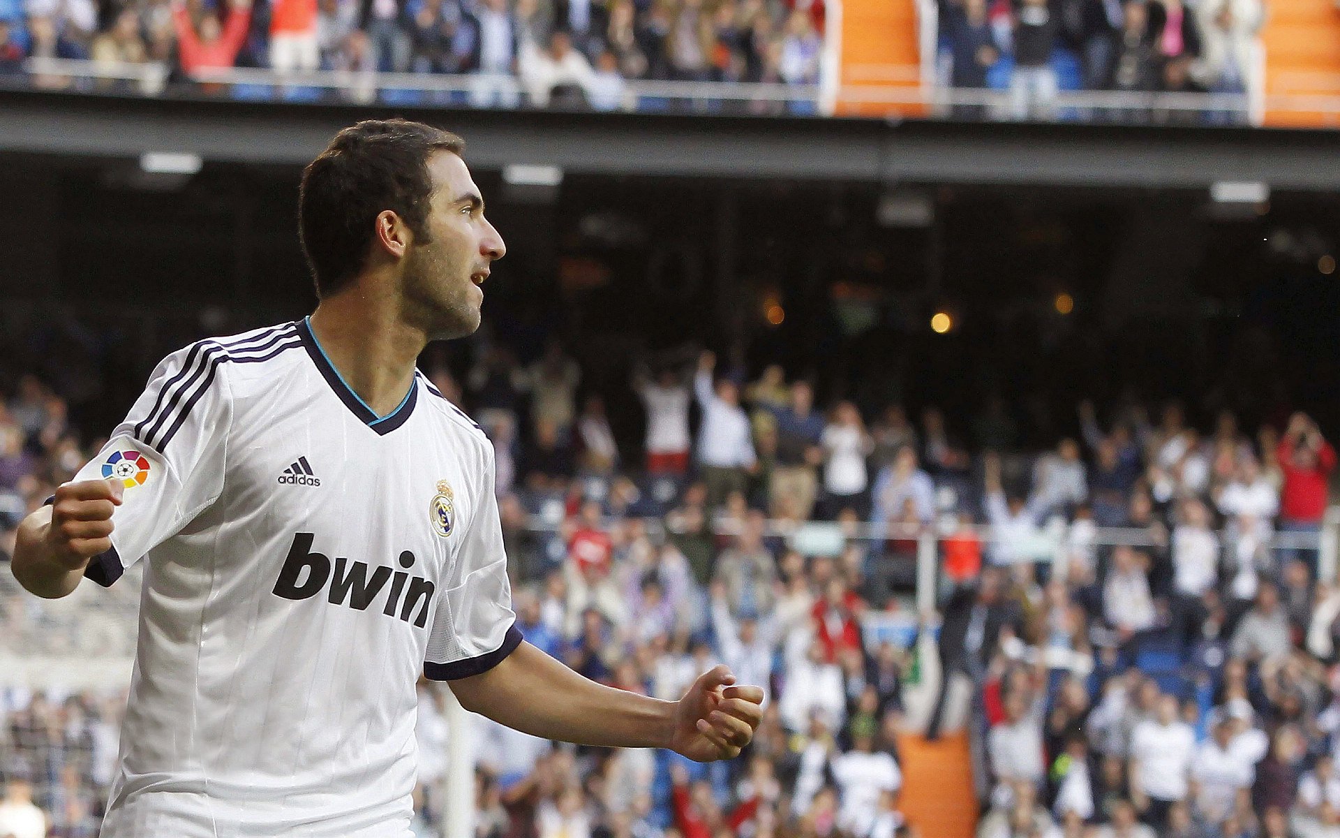 乐鱼app官方下载-山东泰山主场大胜，中超10连胜！7连胜津门虎，连刷5项纪录，中超山东泰山首发