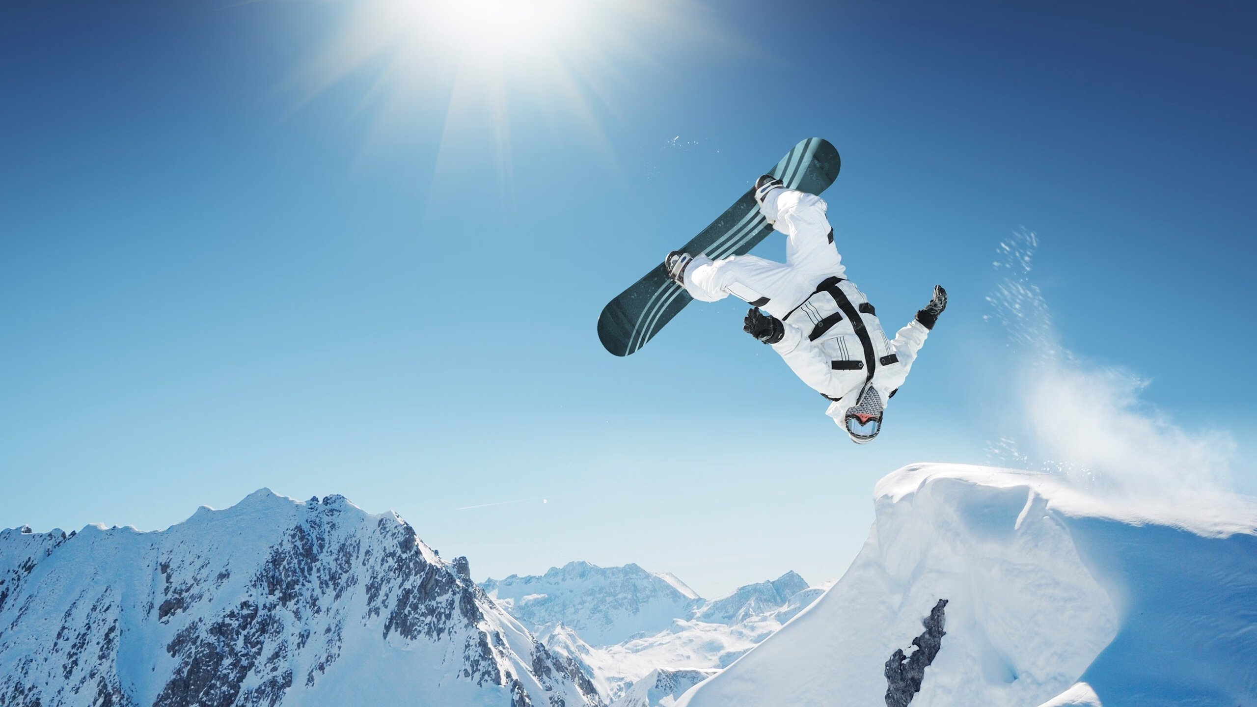 APP下载 LY Sports-未来冠军路：谁能实现“黑马逆袭”？